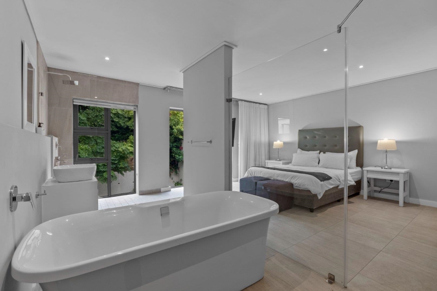 10 Bedroom Property for Sale in Camps Bay Western Cape